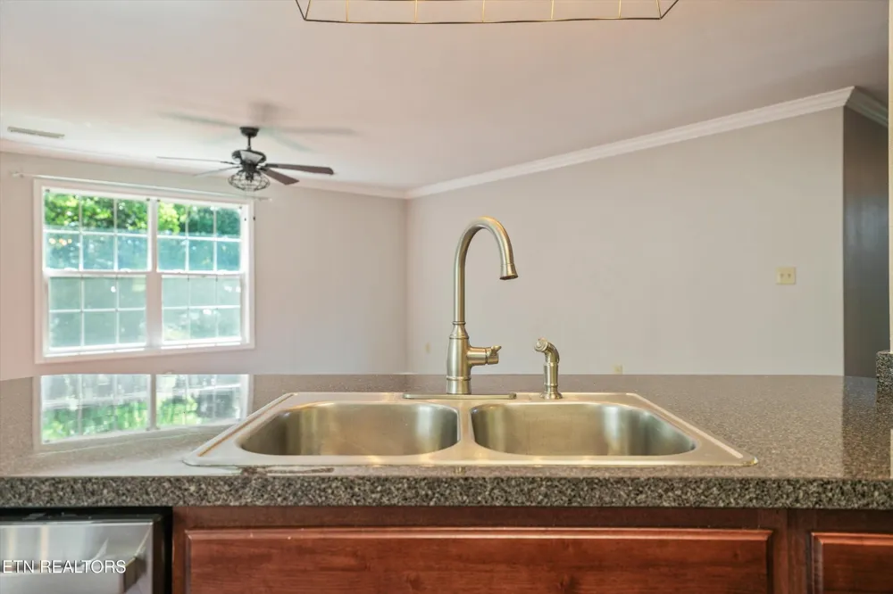 1006 Stones Throw Lane Sevierville, TN 37876