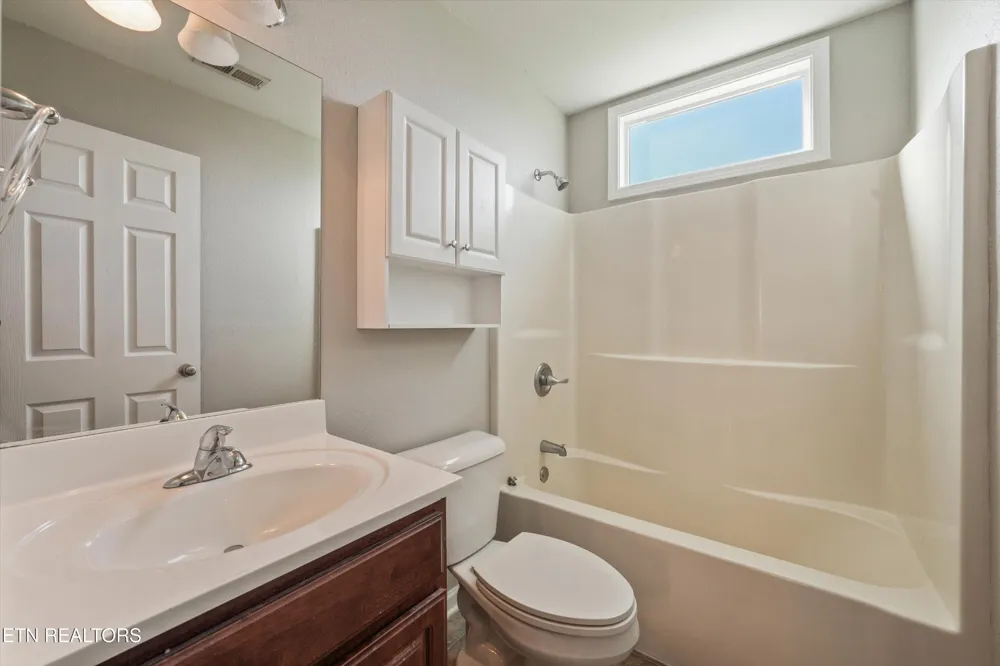 1006 Stones Throw Lane Sevierville, TN 37876