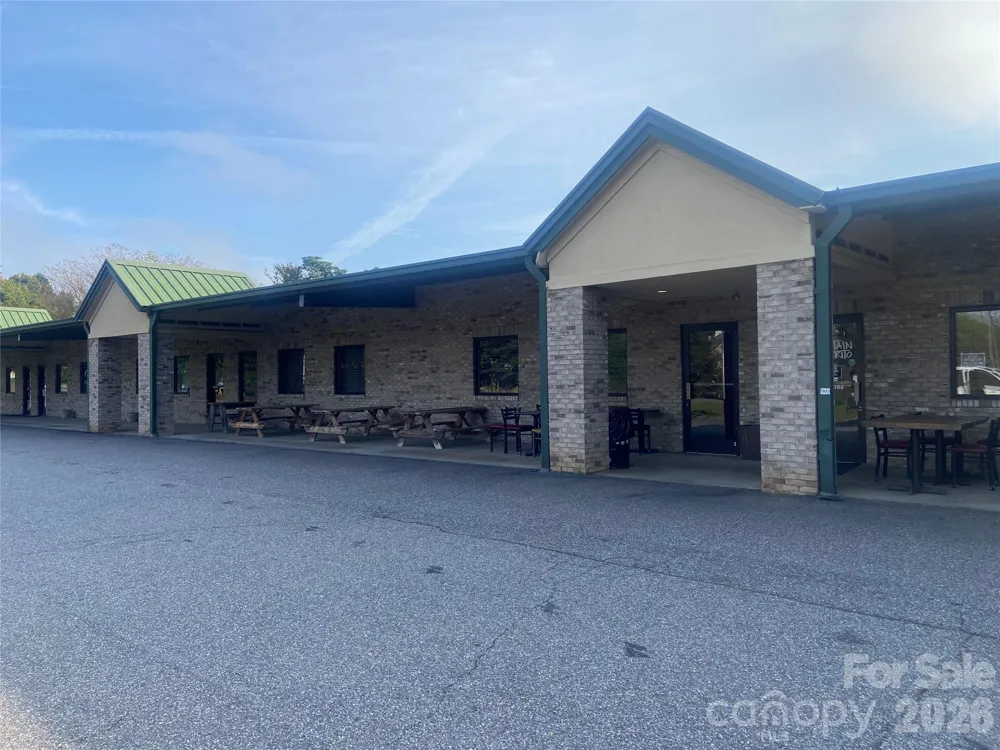 408 W Fleming Drive Morganton, NC 28655