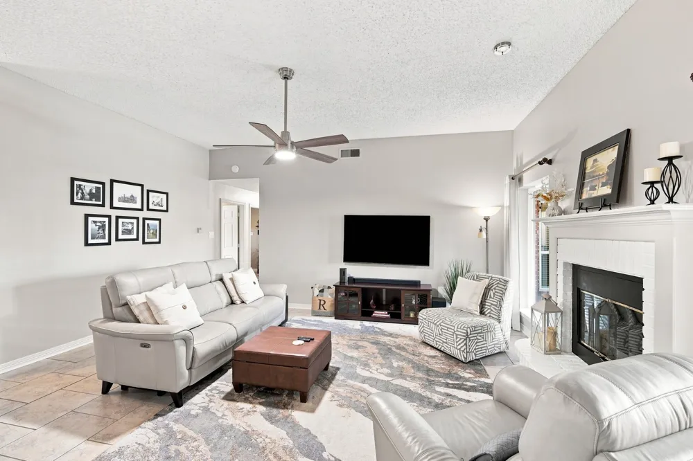 214 Barbara Way Red Oak, TX 75154
