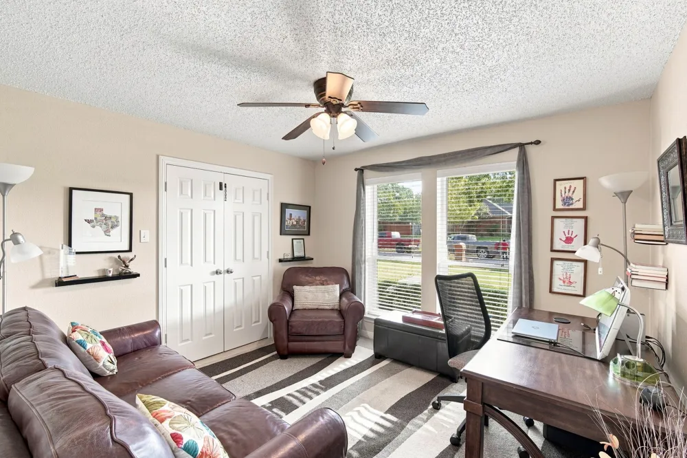 214 Barbara Way Red Oak, TX 75154
