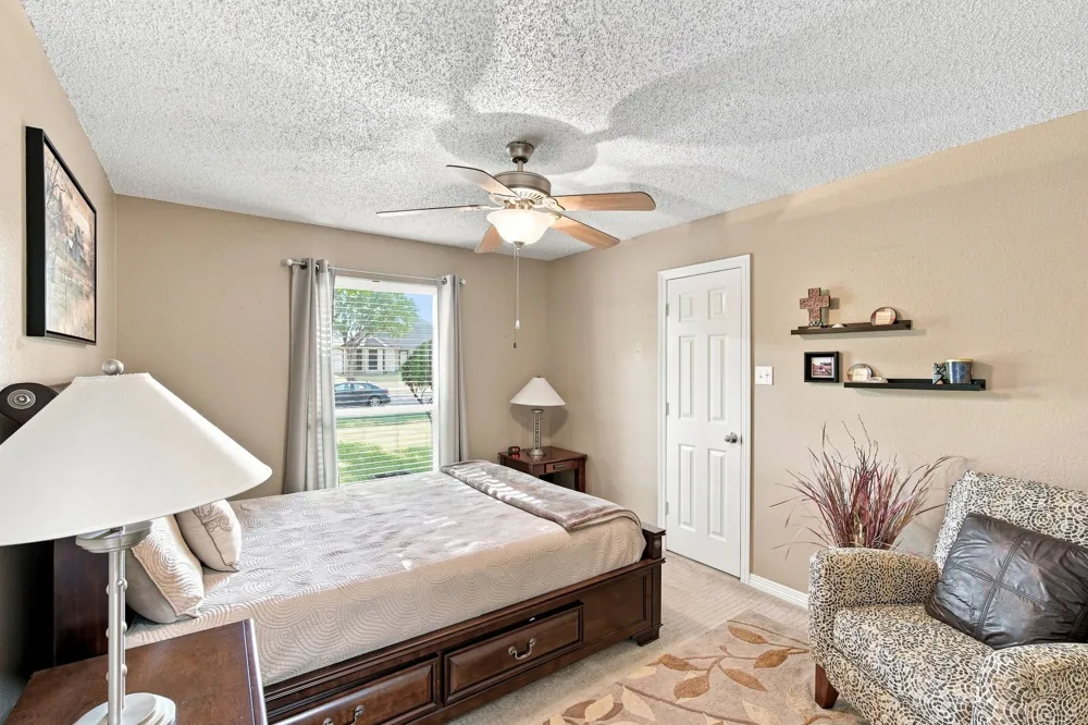 214 Barbara Way Red Oak, TX 75154
