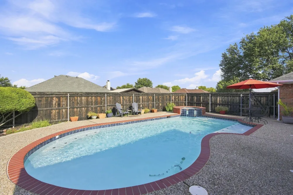 214 Barbara Way Red Oak, TX 75154