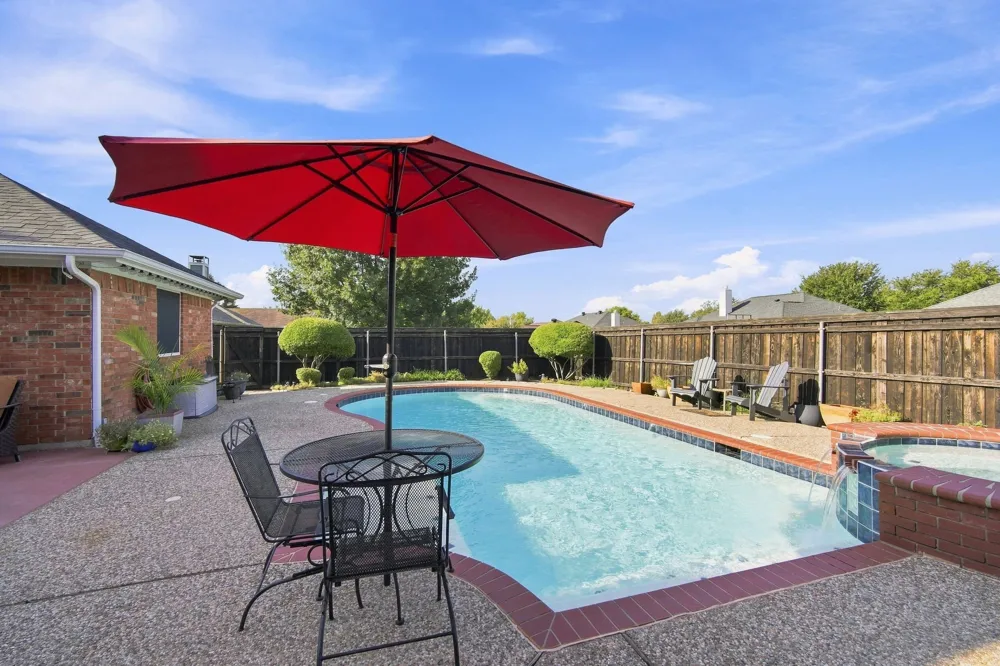 214 Barbara Way Red Oak, TX 75154