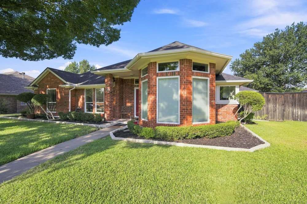 214 Barbara Way Red Oak, TX 75154