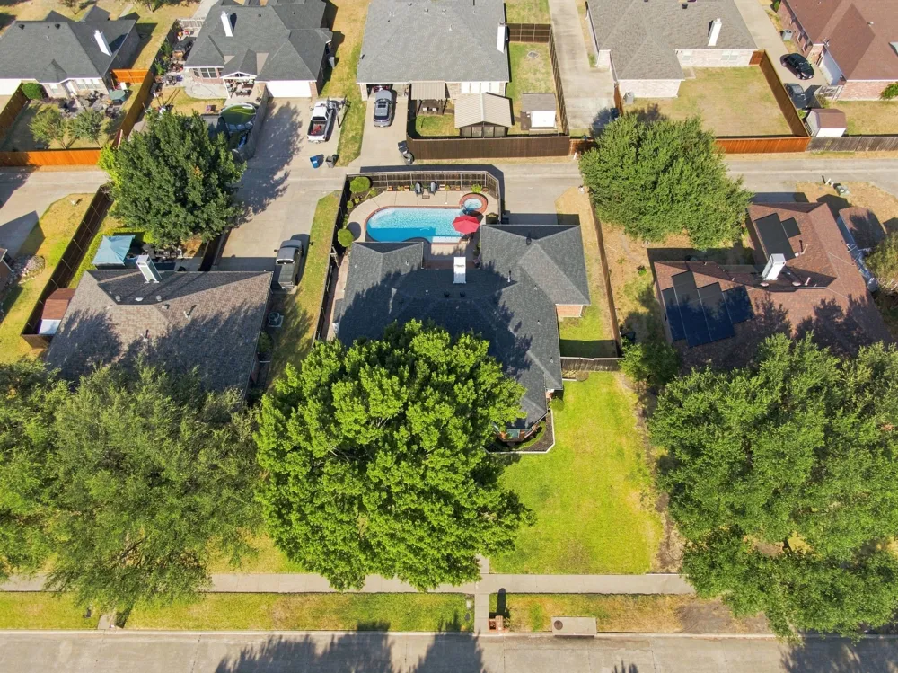 214 Barbara Way Red Oak, TX 75154