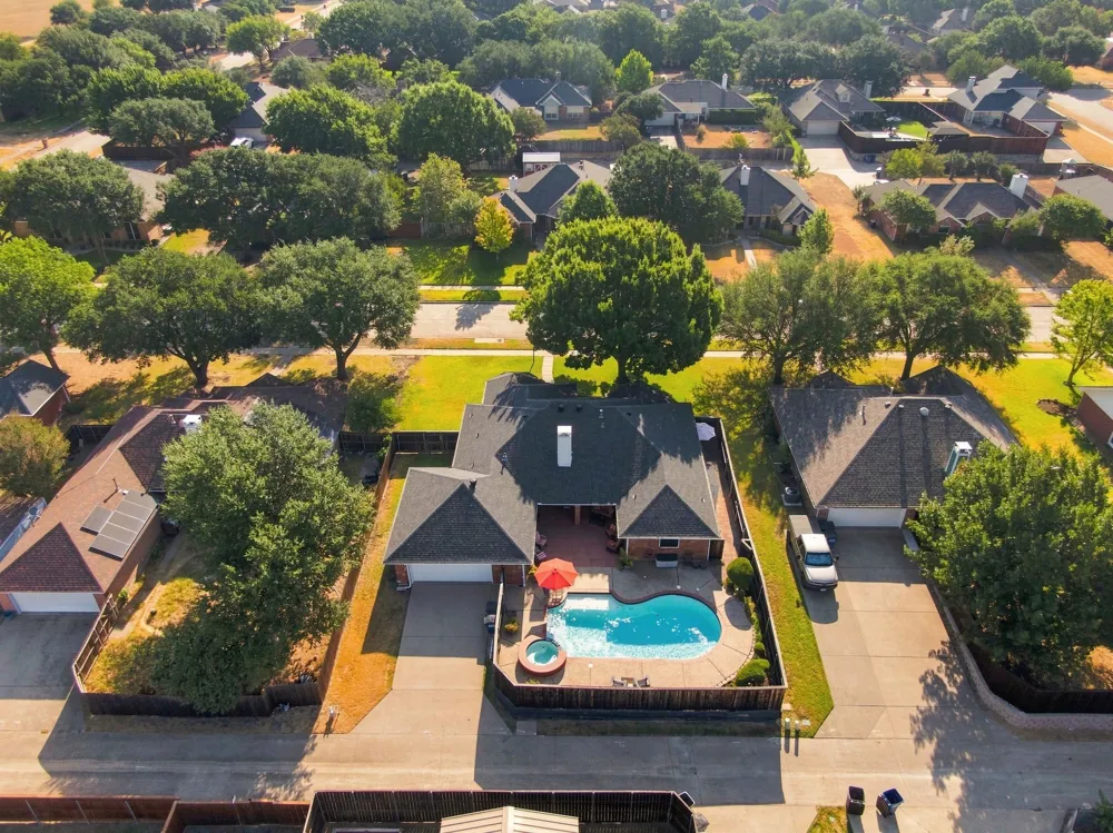 214 Barbara Way Red Oak, TX 75154