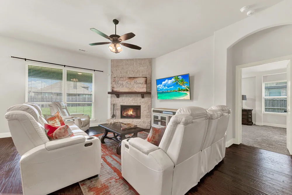6300 Sudbury Lane Mesquite, TX 75181