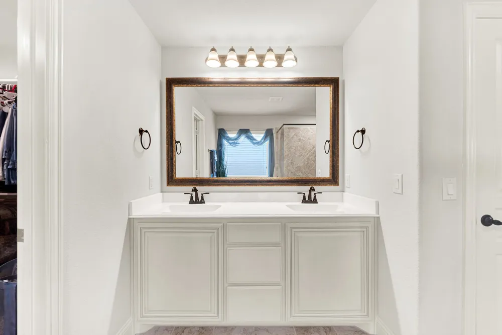 6300 Sudbury Lane Mesquite, TX 75181