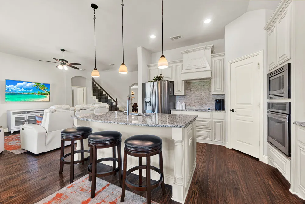 6300 Sudbury Lane Mesquite, TX 75181