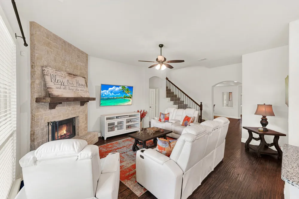6300 Sudbury Lane Mesquite, TX 75181