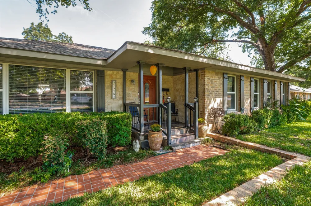 1515 Francis Street Carrollton, TX 75006