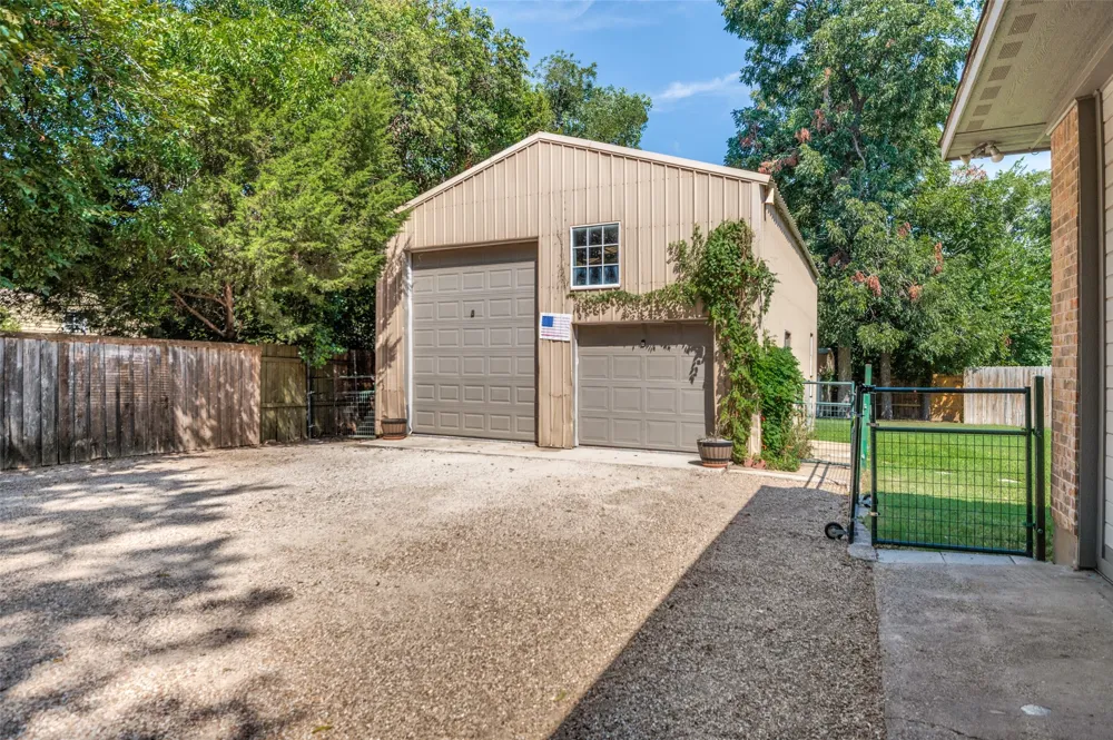 1515 Francis Street Carrollton, TX 75006