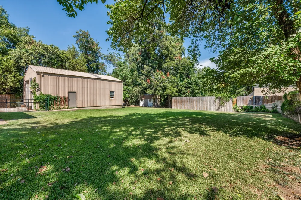 1515 Francis Street Carrollton, TX 75006