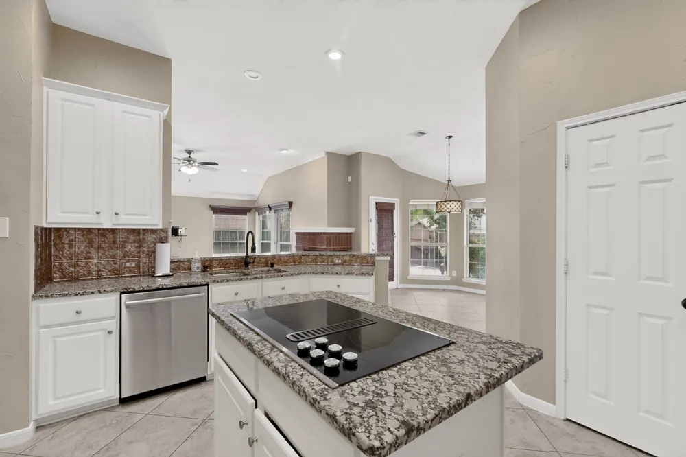 605 Oak Hollow Lane Flower Mound, TX 75028