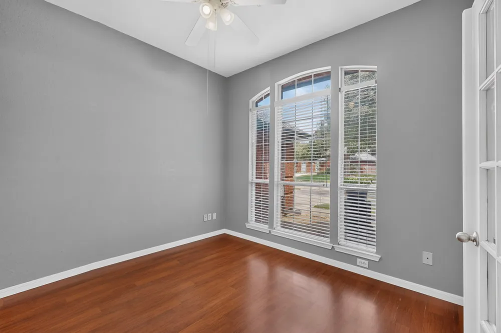 605 Oak Hollow Lane Flower Mound, TX 75028