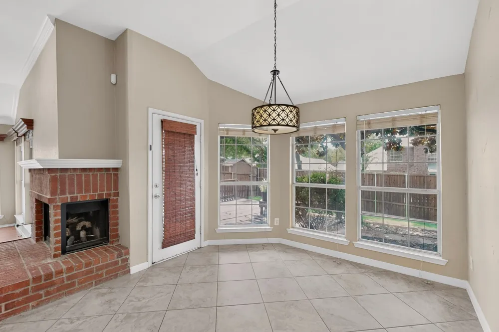 605 Oak Hollow Lane Flower Mound, TX 75028
