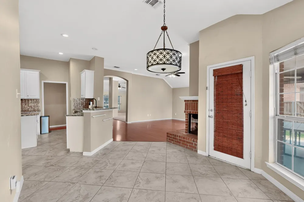 605 Oak Hollow Lane Flower Mound, TX 75028