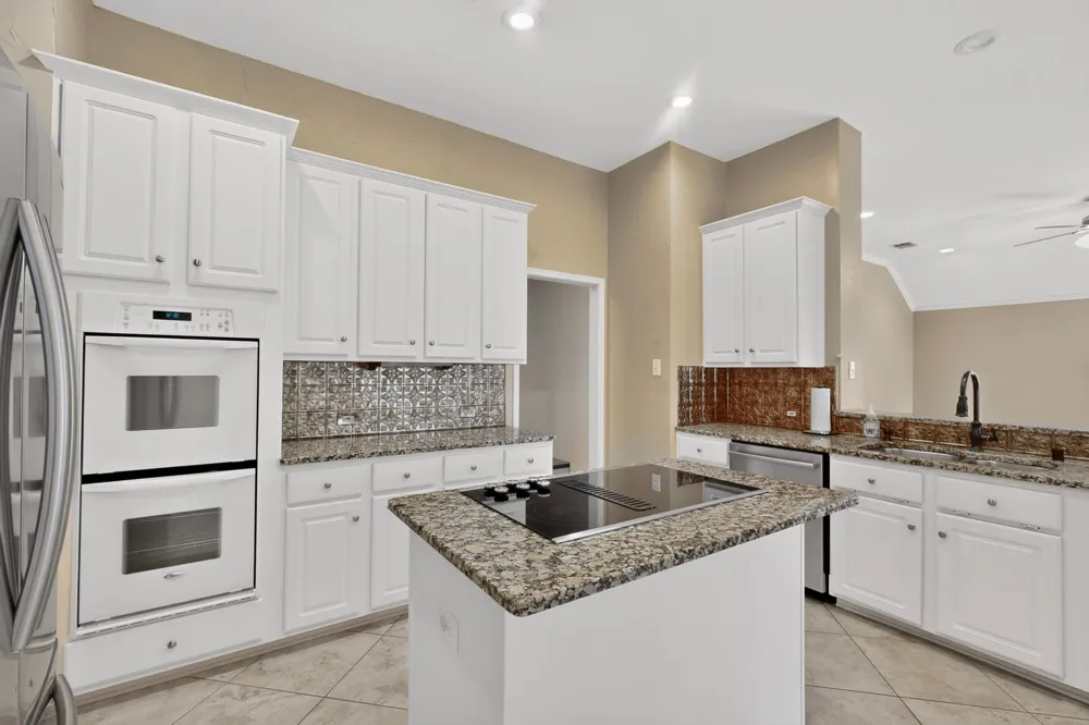 605 Oak Hollow Lane Flower Mound, TX 75028