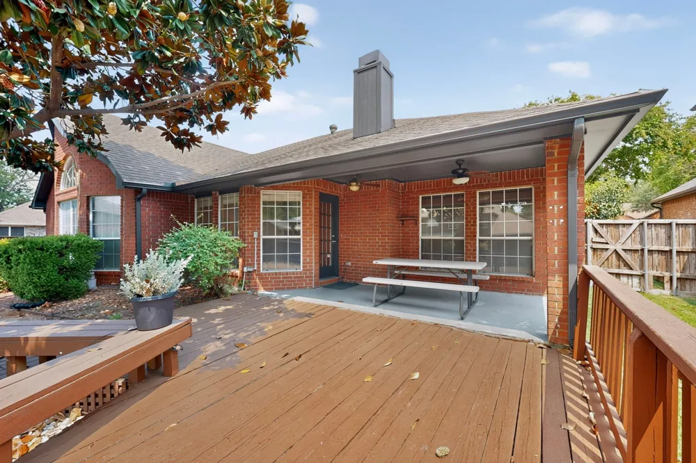 605 Oak Hollow Lane Flower Mound, TX 75028