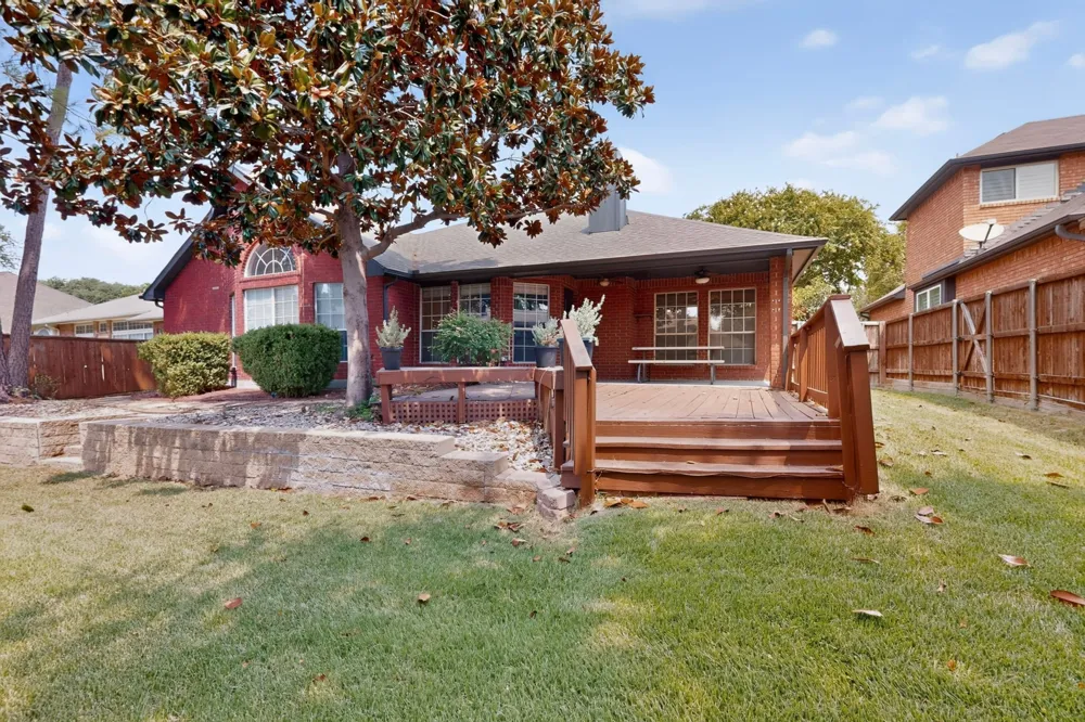 605 Oak Hollow Lane Flower Mound, TX 75028