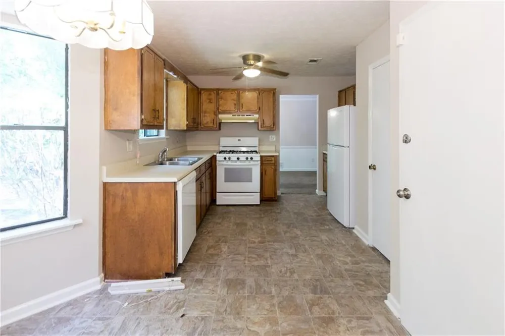 2007 Walden Park Drive Snellville, GA 30078