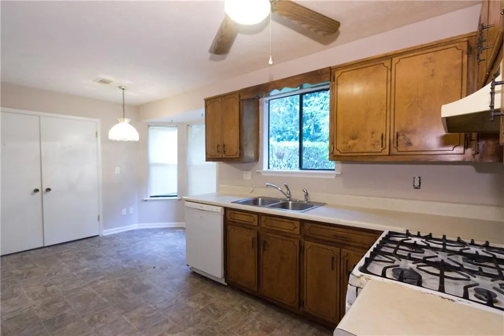 2007 Walden Park Drive Snellville, GA 30078