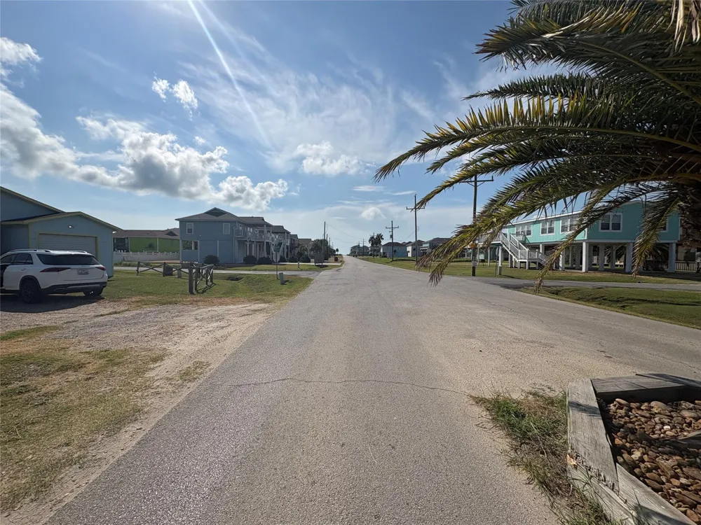 998 Ramada Boulevard Crystal Beach, TX 77650