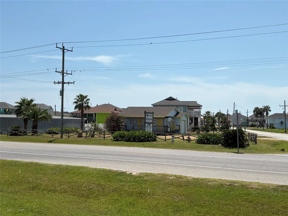 998 Ramada Boulevard Crystal Beach, TX 77650