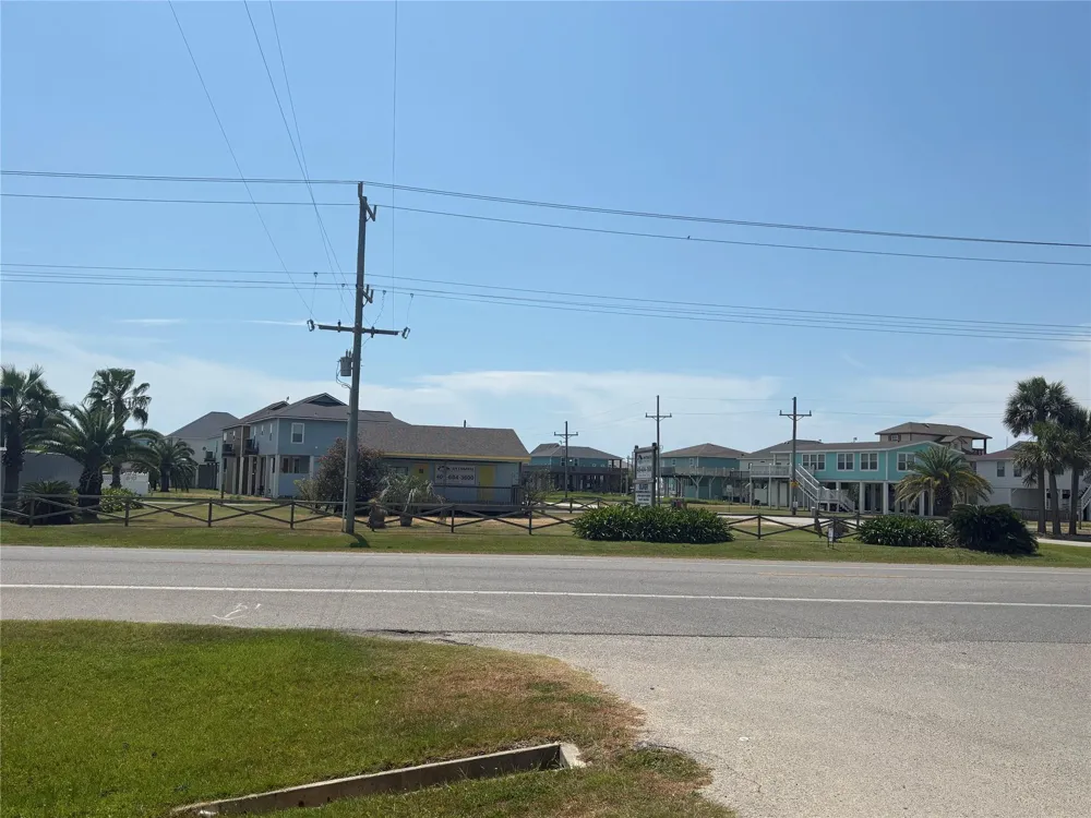 998 Ramada Boulevard Crystal Beach, TX 77650