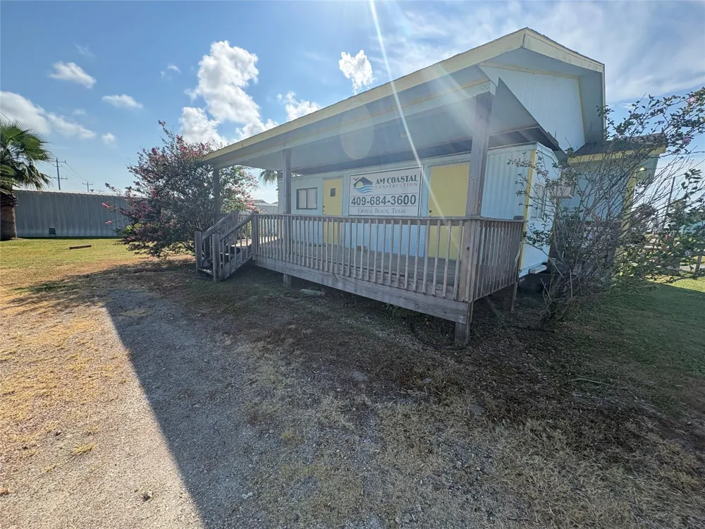 998 Ramada Boulevard Crystal Beach, TX 77650