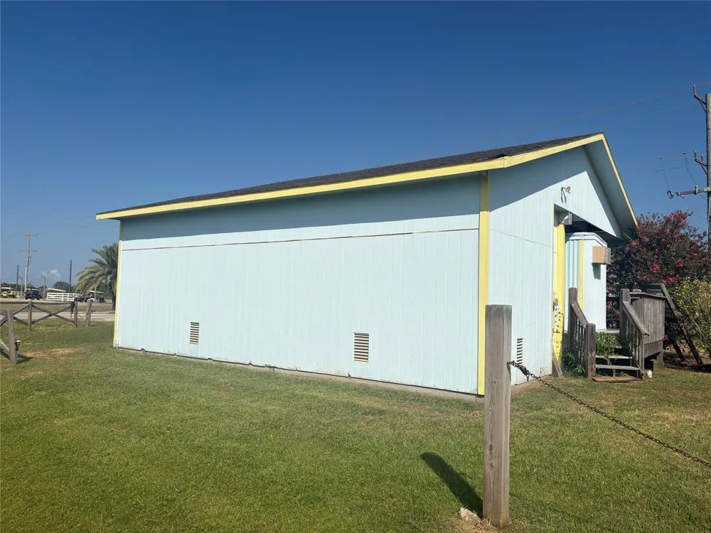 998 Ramada Boulevard Crystal Beach, TX 77650