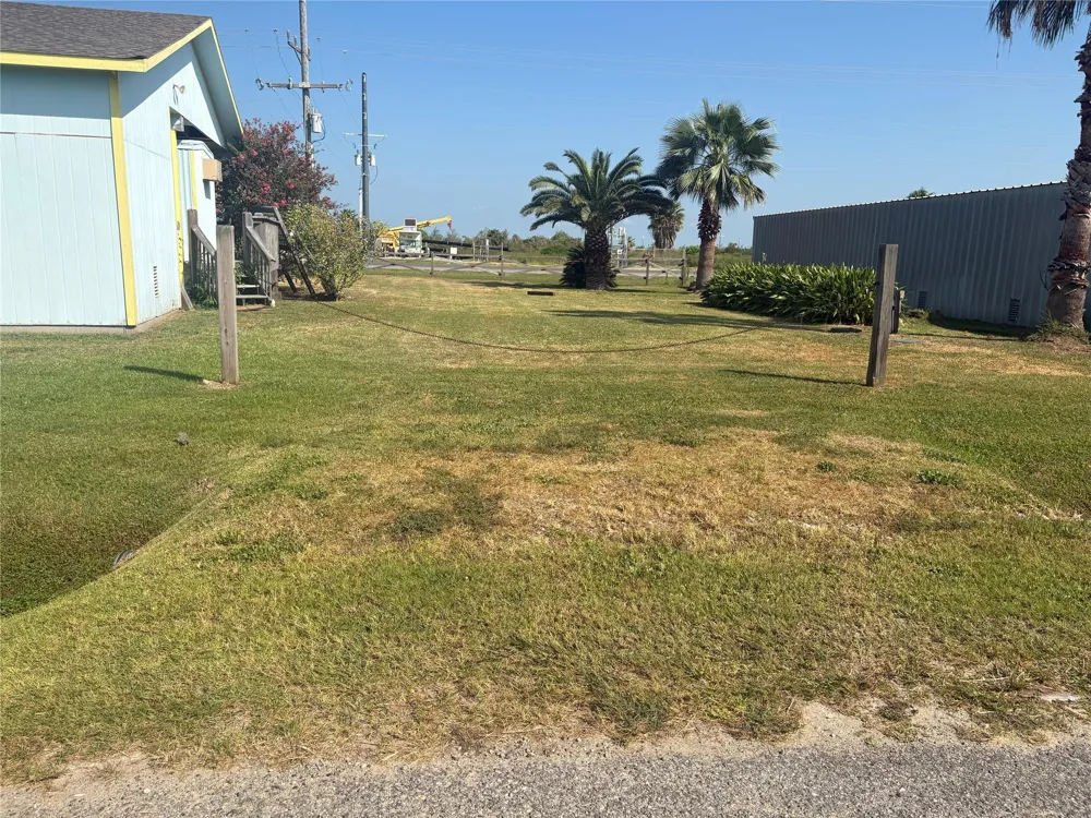 998 Ramada Boulevard Crystal Beach, TX 77650