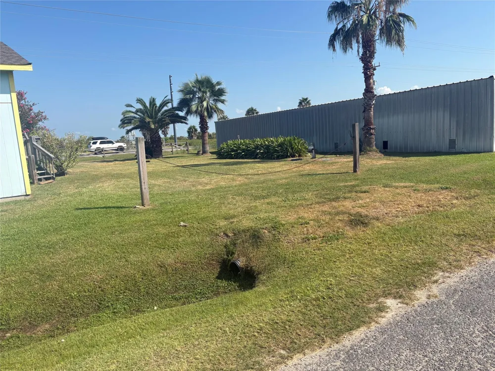 998 Ramada Boulevard Crystal Beach, TX 77650