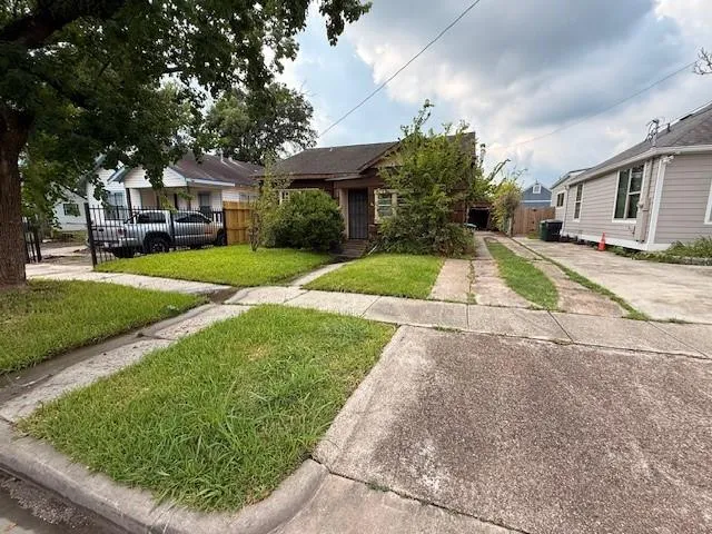 5136 Leeland Street Houston, TX 77023