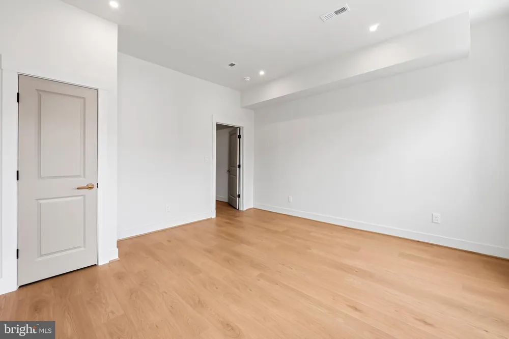 309 E 22ND STREET Baltimore, MD 21218