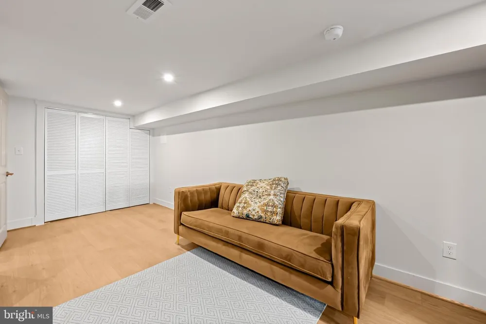 309 E 22ND STREET Baltimore, MD 21218