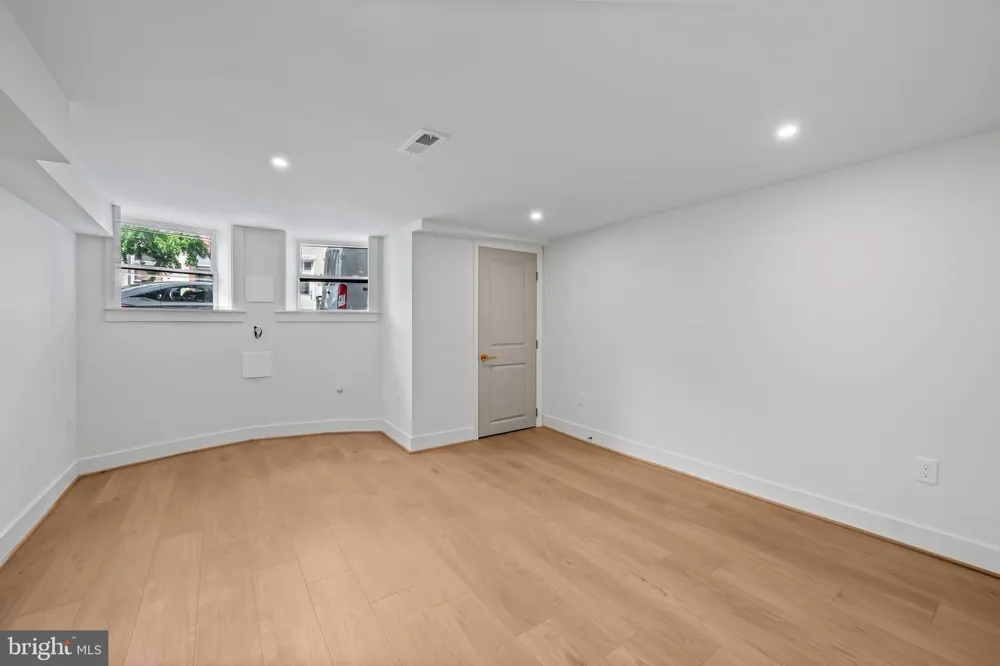 309 E 22ND STREET Baltimore, MD 21218
