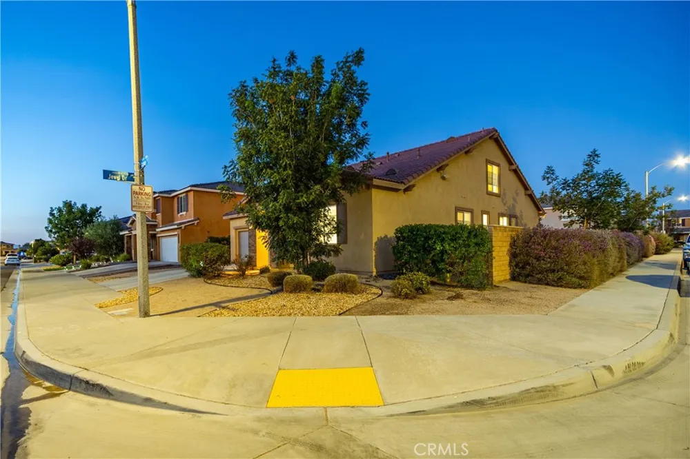 43846 Catsue Lancaster, CA 93536