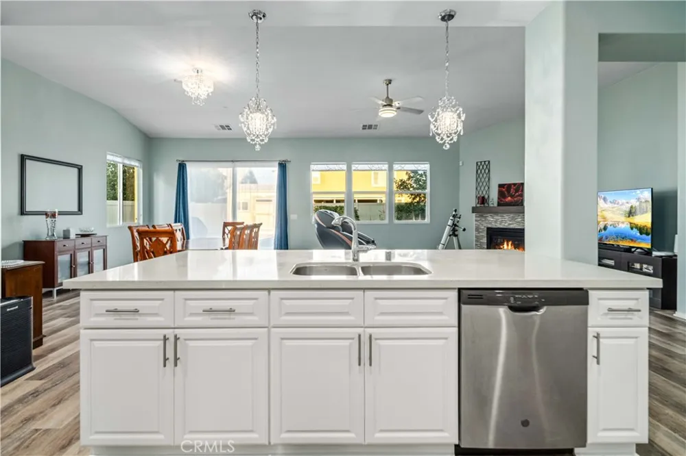 43846 Catsue Lancaster, CA 93536