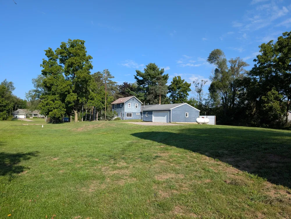 4279 20th Street Dorr, MI 49323
