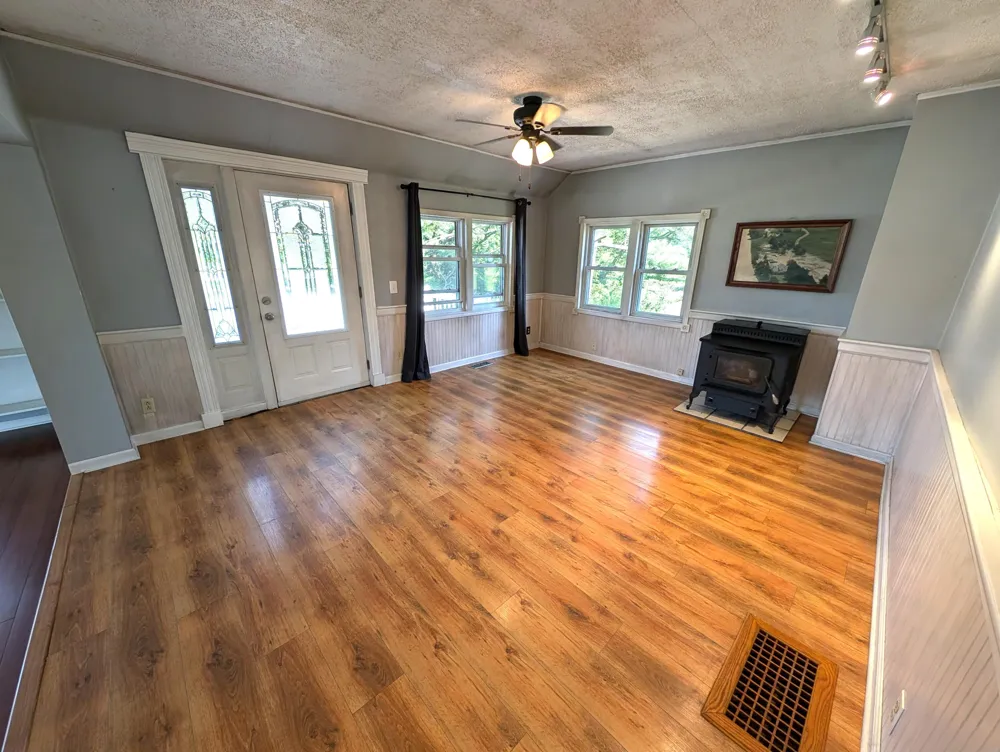 4279 20th Street Dorr, MI 49323