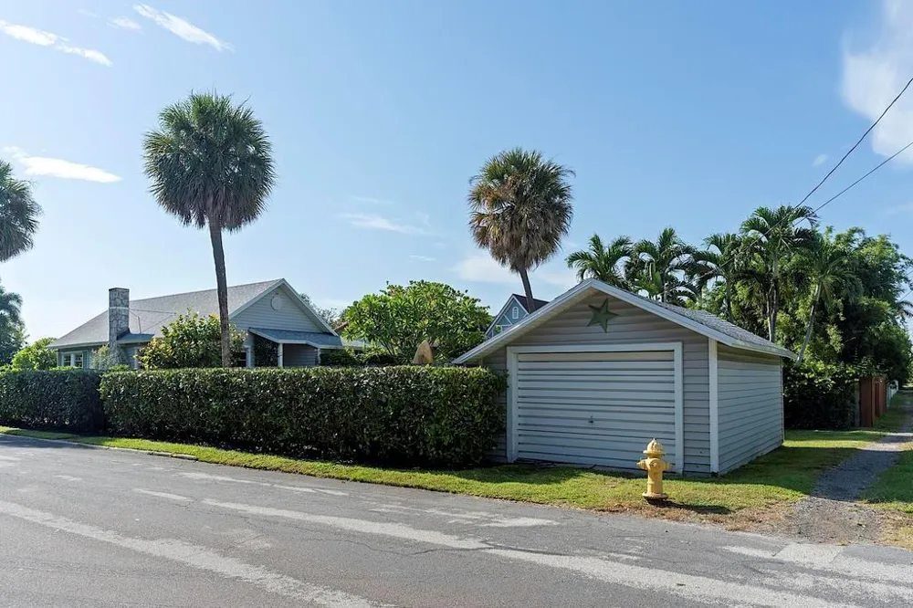 629 Lakeside Drive 