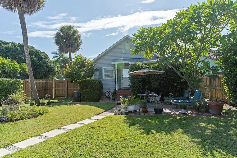 629 Lakeside Drive 