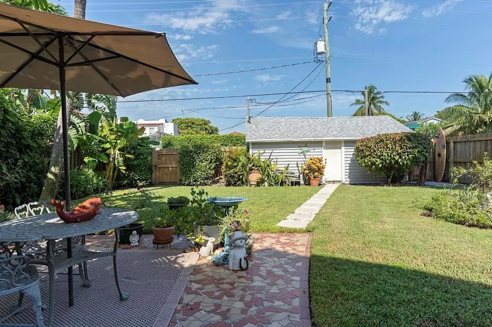 629 Lakeside Drive 