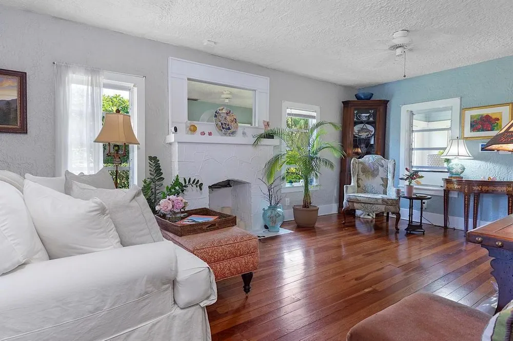 629 Lakeside Drive 