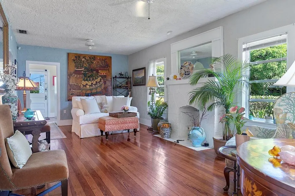 629 Lakeside Drive 