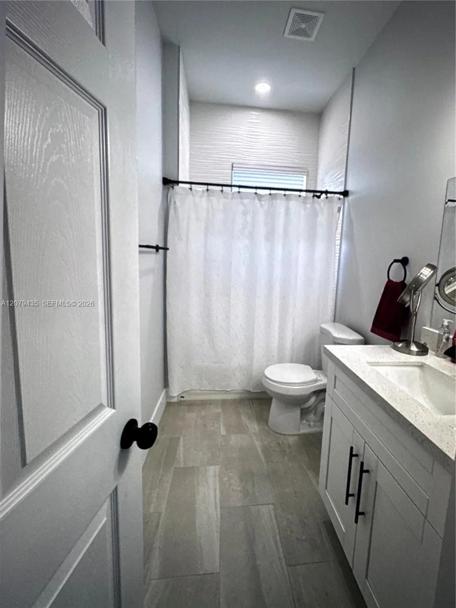 200 66th Ave Hollywood, FL 33024