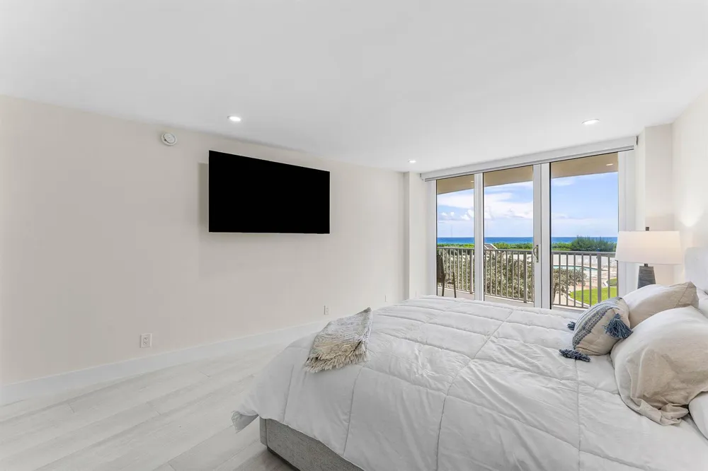 3360 S OCEAN BOULEVARD #2 G I Palm Beach, FL 33480