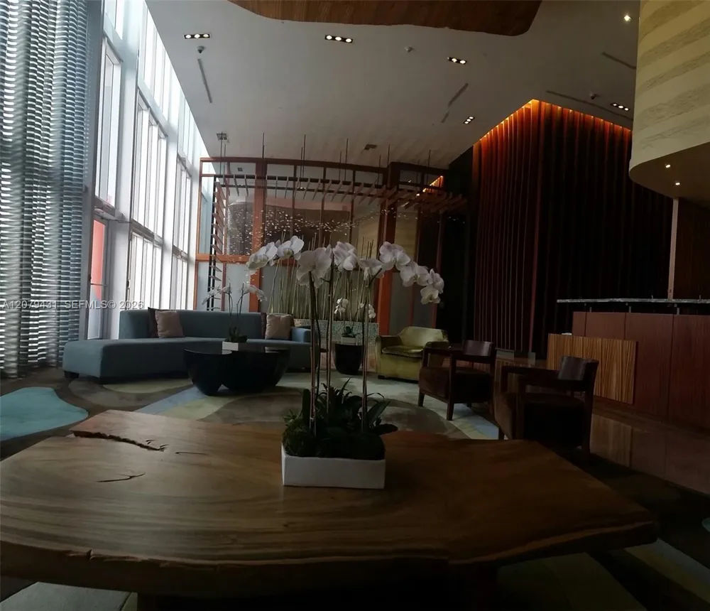 50 Biscayne Blvd #707 Miami, FL 33132